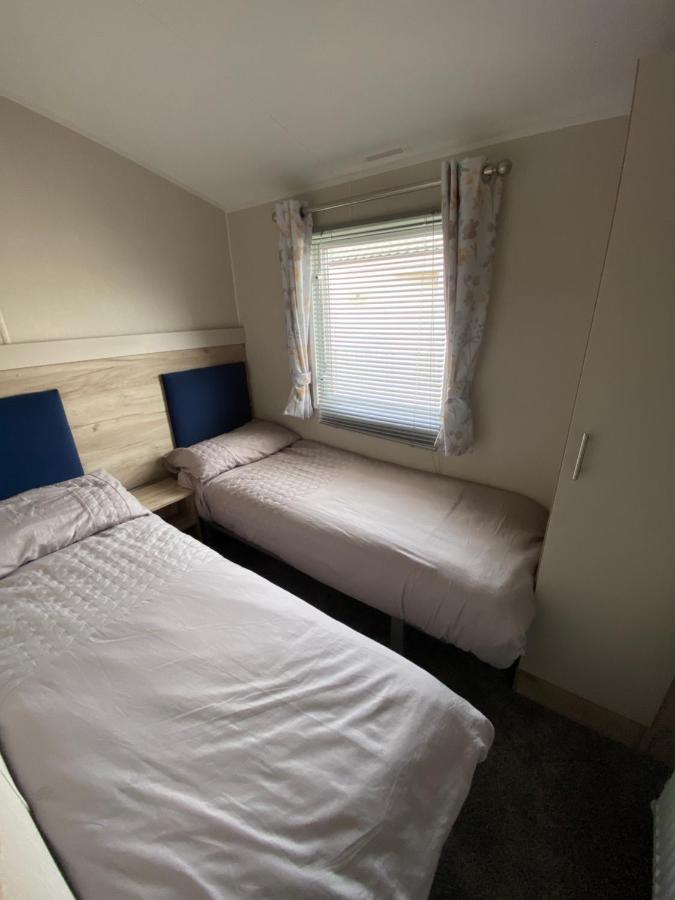 Apartment Meadow View 171 - Golden Palm - Heating, Wifi, Pet Friendly, Bed Linen - Meadow Lakes Caravan & Hire *